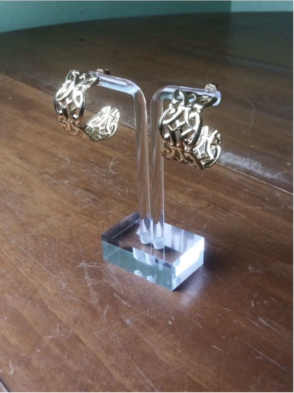Women's Unbranded Gold Tone Hoop Earrings One Size